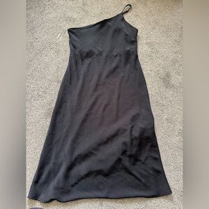 Gilli Black One Shoulder Slip dress
